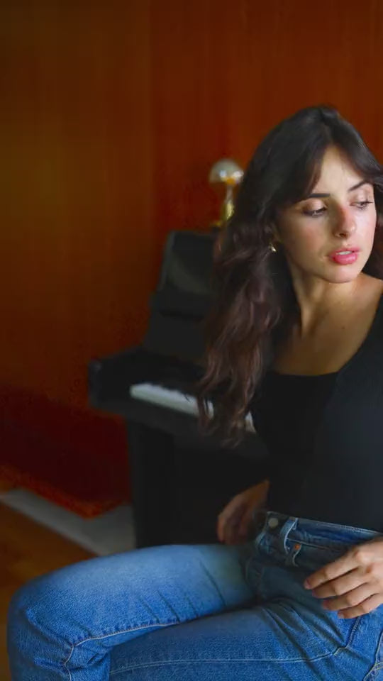 Camille — le body porté, en mouvement